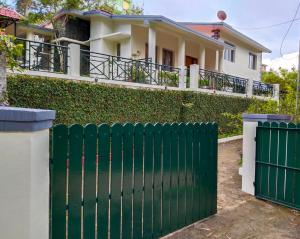 LEELAs COUNTRY HOUSE