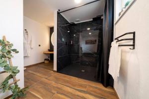 Villas La Cle du Bonheur sauna jacuzzi hammam massages : photos des chambres