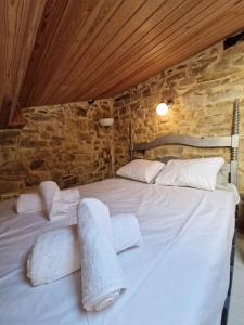 14A04 Casa de piedra Colunga by R2R Consulting