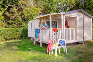 Campings Camping Les Carolins : photos des chambres