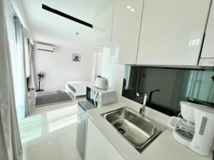 COOL VIEW Studio in CCR Condo