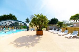 Campings Camping Les Carolins : photos des chambres