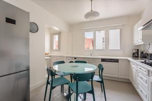 Appartements Bel appartement en plein centre ville et 50 m de la grande plage : photos des chambres