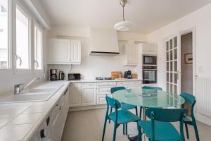 Appartements Bel appartement en plein centre ville et 50 m de la grande plage : photos des chambres