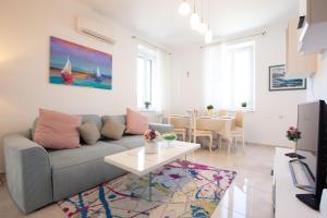 MS 3BR Apartment near Kolovare beach