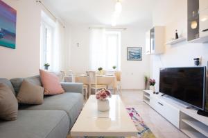 MS 3BR Apartment near Kolovare beach