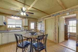 Pet-Friendly Rockport House - 4 Mi to Goose Island