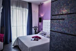 Hotel In - Lounge Room