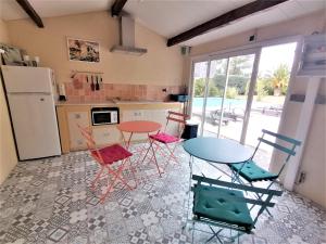 B&B / Chambres d'hotes Hotes'Antic Provence : photos des chambres