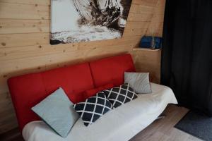 Chalets Le Chalet Tipi avec jacuzzi et jardin : photos des chambres