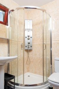 One-Bedroom Apartment room in Vidikovac Marble House
