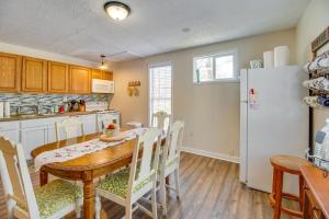 Walk to Shenandoah River Homey Luray Cabin