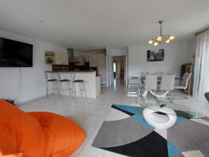 Appartements Au coeur de St Jorioz, spacieux appartement avec terrasse et vue montagne. : photos des chambres