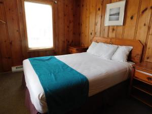 Cottage room in Seahorse Oceanfront Lodge