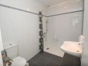 Hotels Hotel La Cabane : photos des chambres