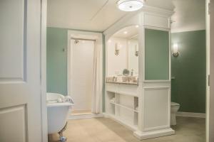 King Room room in Mirbeau Inn & Spa Rhinebeck