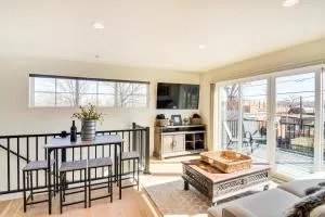 Modern Erie Home - Walk to Downtown! - Lafayette