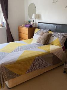 Modern lovely bedroom close to stations in East London, zone 2