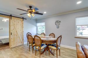 Charming Home w Yard ~ 5 Mi to Clearwater Beach!