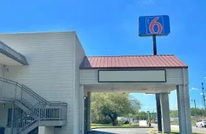 Motel 6 Forrest City AR - Shell Lake