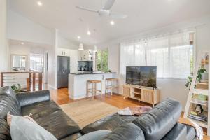 Lennox Beach Oasis 3 Bedrooms in town