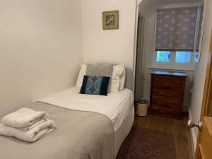 Beautiful 3 Bed Basement Flat With Garden