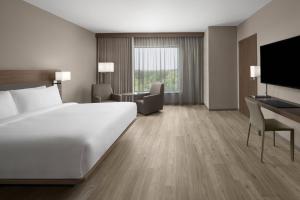 Executive King Suite room in AC Hotel by Marriott Columbus Downtown