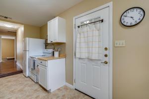 Kerrville Vacation Rental Across From River Trail!