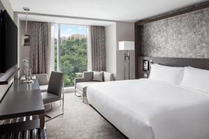 Envue, Autograph Collection