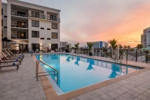 Courtyard by Marriott Clearwater Beach - ديوندين