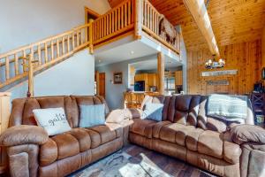 Eagle Creek Chalet on the Pond