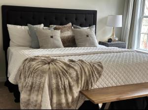 Vine City Home - Duplex - 3 Mins From GWCC & Mercedes- Benz Stadium