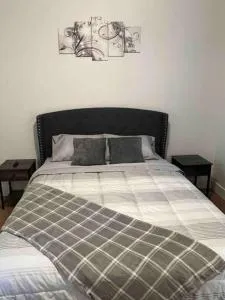 South Charlotte Most Wanted - 岩石丘