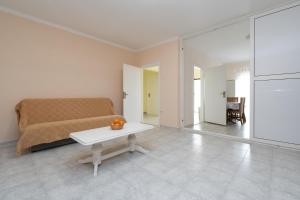Apartments with parking space Kraj, Pasman - 819