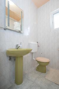 Apartments with parking space Kraj, Pasman - 819