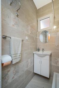 Apartments with parking space Kraj, Pasman - 819