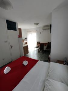 Apartments with parking space Slatine, Ciovo - 12811