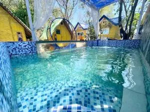 Beachfront Glamping with Mini Pool Exclusive Property - Sual