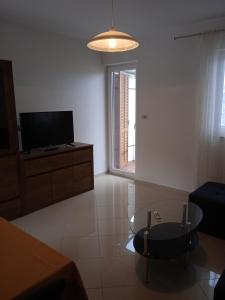 Apartments by the sea Valun, Cres - 386