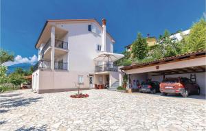 Amazing Apartment In Icici With Wifi