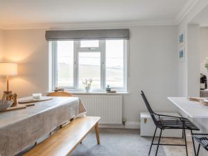 10 Thurlestone Rock