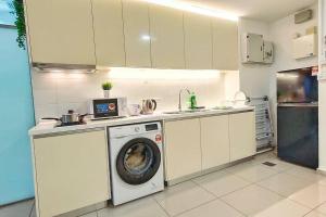 Unique Home Encorp Strand Mall Alpha IVF 4Pax