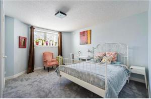 Banff Garden Suite&2mins Bus station Close LRT& Free Parking