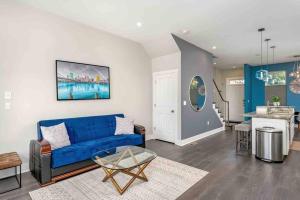 Family-Friendly 4BR Retreat Sleeps 12, Private Yard, Garage, Close to Stadiums, Casino & Downtown