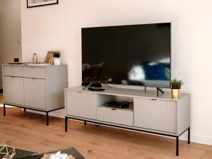 Apartment in Dziwnów by the River & Beach