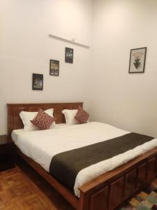 Chill Breeze Castle - 4BHK Villa with Captivating city view & Mountain view, Wifi, Campfire, Homemade Food