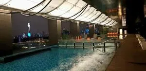 M City Ampang Infinity Pool KLCC - 安邦