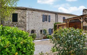 Maisons de vacances Nice home in La Sauvetat de Saveres with WiFi and 2 Bedrooms : photos des chambres