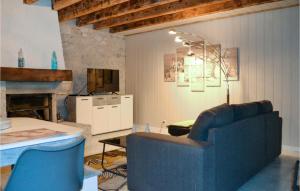 Maisons de vacances Nice home in La Sauvetat de Saveres with WiFi and 2 Bedrooms : photos des chambres