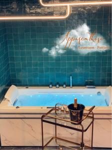 Apparenthèse Love Room Jacuzzi Sauna